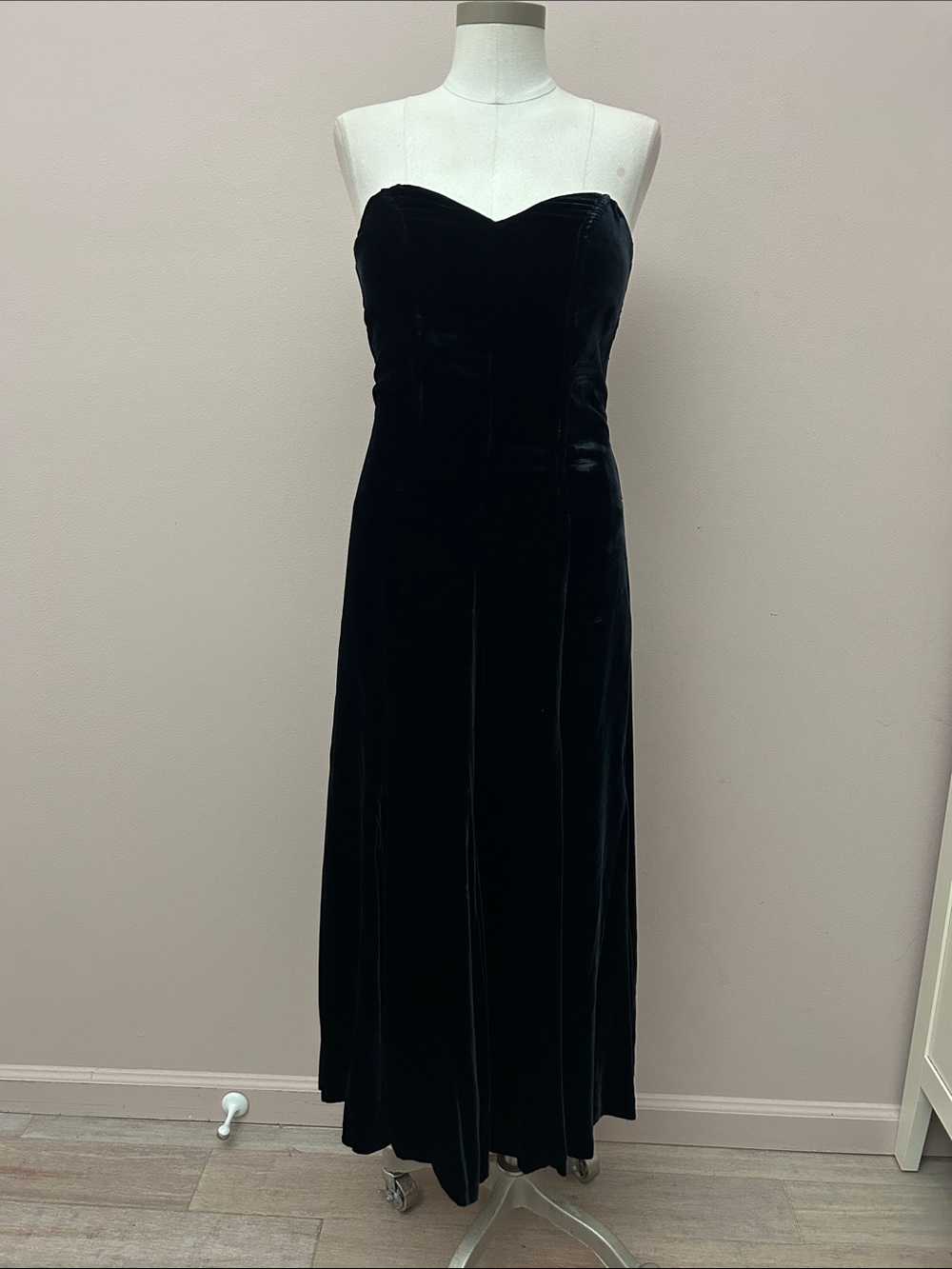 VTG Nancy Johnson Navy Strapless Velvet Evening Gown with pleated skirt size S